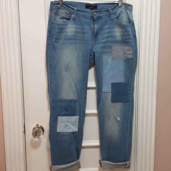 2 for 20! 🛍️ lightwash jeans with patches